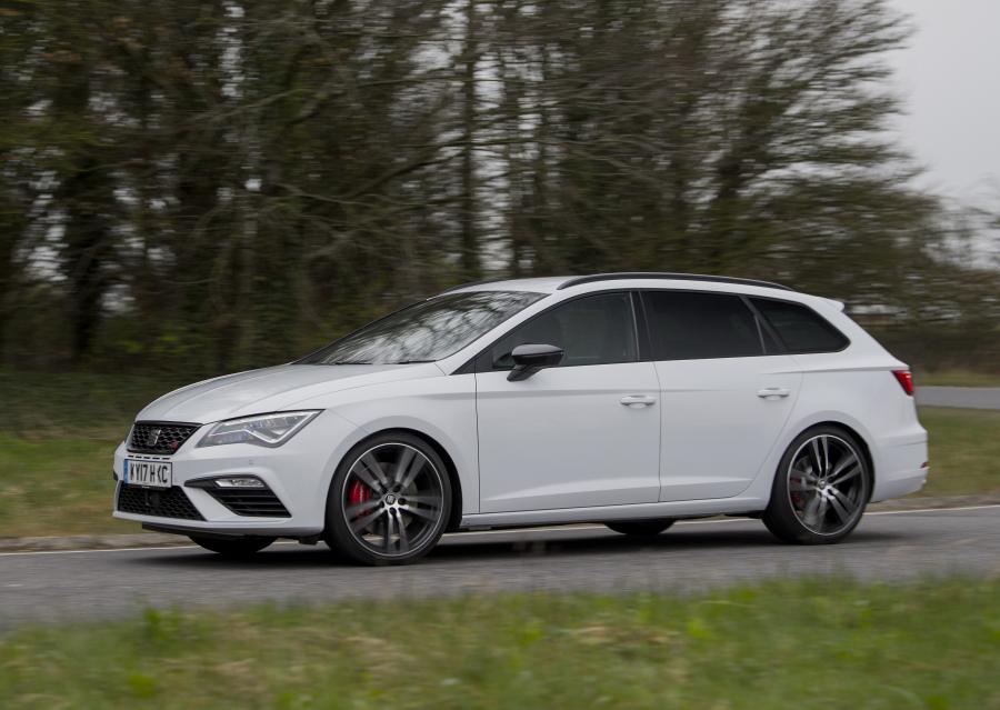  Seat Leon ST Cupra 300 2017 года  (UK) (фото 6 из 40)